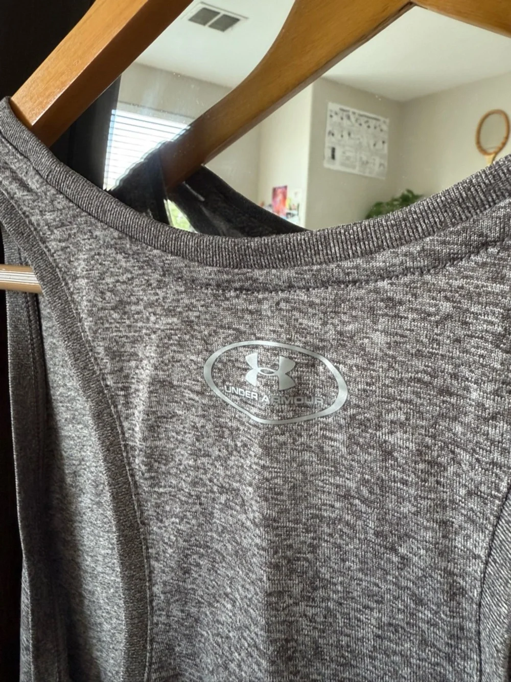 Under Armour Heather Grey Tank — M - Picture 4 of 4